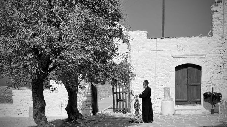 Ετοιμάζοντας την Παναγία για τον Δεκαπενταύγουστο